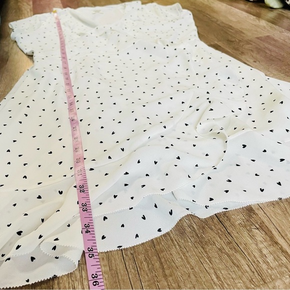 Aritzia Sunday Best White and Black Heart Wrap Dress Size 8 - Picture 9 of 9